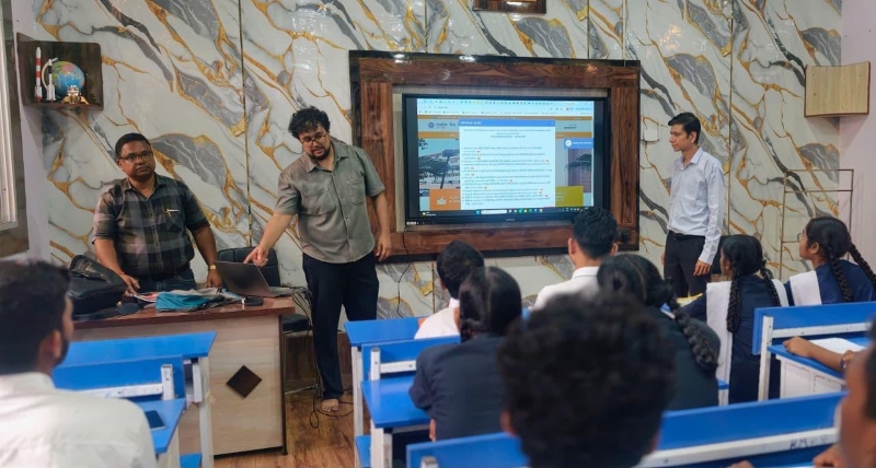 पढ़ाई का अंदाज बदला, अब स्मार्टफोन बनेगा AI का क्लासरूम! 12वीं के विद्यार्थियों ने खुद आजमाए AI टूल्स—जटिल विषय समझने, स्टडी मैटेरियल और रिसर्च को आसान बनाने के सीखे गुर