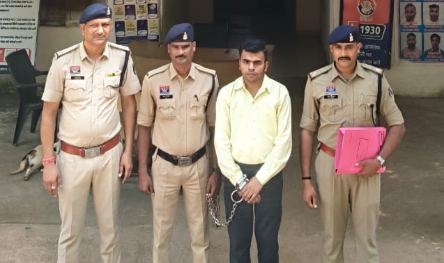 सस्ते सोने का झांसा देकर लोगों से ठगी का खेल, दुर्ग से यूपी तक पहुंची पुलिस की जांच—तकनीकी साक्ष्यों से गाजियाबाद में मिला आरोपी, रानीतराई पुलिस ने किया गिरफ्तार; पूछताछ में साथी के साथ धोखाधड़ी करना स्वीकार