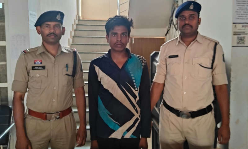 सरकारी राशन की अवैध खरीद-बिक्री और अदला-बदली का खुलासा, दुर्ग में मकान से 60 बोरियों में 24 क्विंटल शासकीय चावल बरामद; वैशाली नगर पुलिस ने आरोपी सोहन चेलक को दबोचा