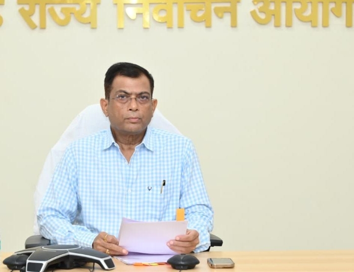 दिसंबर 2026 में नगरीय निकाय और त्रिस्तरीय पंचायत चुनाव की तैयारी तेज, राज्य निर्वाचन आयुक्त अजय सिंह ने विभागों के साथ की समीक्षा; 15 नगरीय निकायों में आम चुनाव समेत 92 सरपंच और 721 पंच पदों के उपचुनाव की तैयारियों पर मंथन
