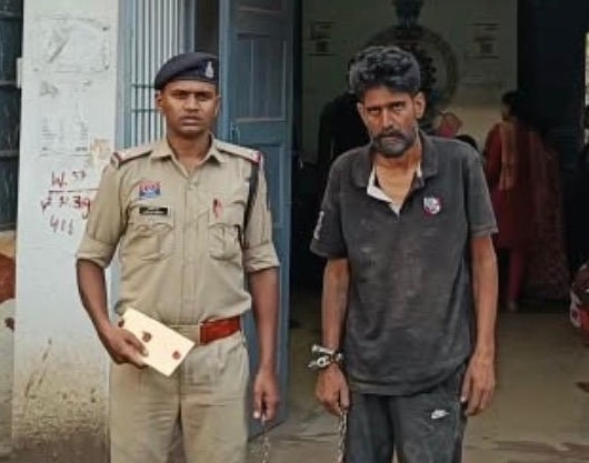 मंदिर के पीछे चल रही थी चिट्टा-हेरोइन की बिक्री, ACCU और छावनी पुलिस की संयुक्त टीम ने मारा छापा! पंजाब निवासी आरोपी गिरफ्तार, 8.79 ग्राम शुद्ध हेरोइन समेत ₹1,81,300 की सामग्री जब्त