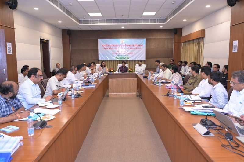 दीपावली से पहले भिलाई को कचरामुक्त करने का अल्टीमेटम, प्रमुख सचिव सोनमणि बोरा ने अफसरों को चेताया—सेवाओं में देरी बर्दाश्त नहीं; रोज सुबह फील्ड में उतरकर करनी होगी निगरानी!
