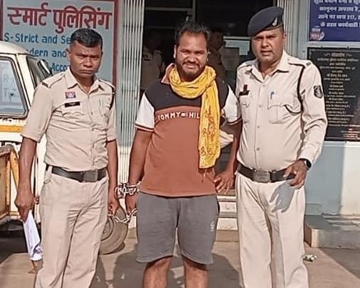 दुर्ग के चाइल्ड हेल्पलाइन कार्यालय में हंगामा, काउंसलिंग के दौरान मारपीट और धमकी देने का आरोप; पत्रकारिता का रौब दिखाने वाला आरोपी गिरफ्तार, न्यायिक रिमांड पर भेजा गया