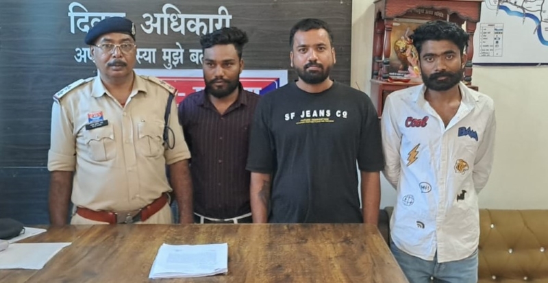 ‘हफ्ता दो, नहीं तो अंजाम भुगतो!’ बस एजेंट से रंगदारी मांगने और मारपीट करने वाले 3 आरोपी गिरफ्तार, चौथे की तलाश में जुटी पुलिस