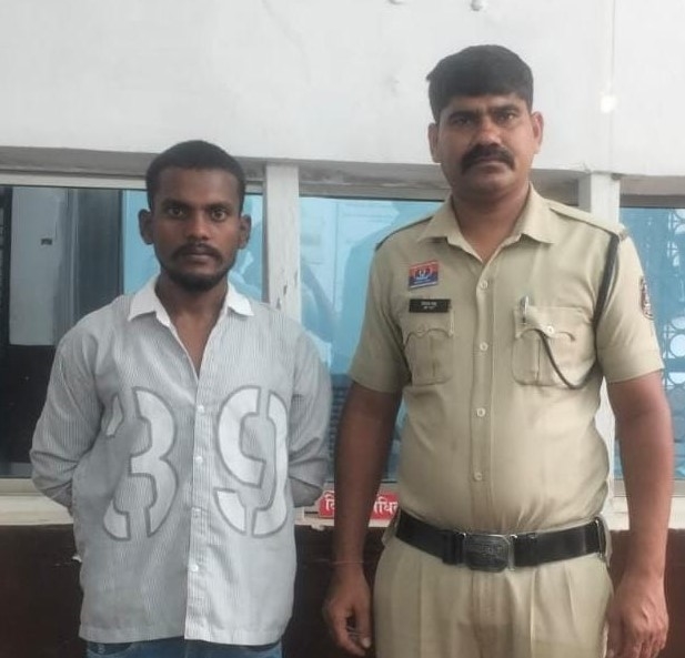 जिला बदर का आदेश भी नहीं रोक पाया आरोपी के कदम! प्रतिबंधित सीमाओं में घूमता मिला राहुल भारती, बलौदाबाजार पुलिस ने भैंसापसरा से दबोचा