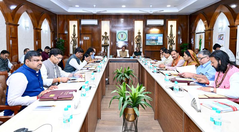 प्रधानमंत्री श्री नरेन्द्र मोदी के 25 वर्षों के निरंतर नेतृत्व पर छत्तीसगढ़ मंत्रिपरिषद ने पारित किया अभिनंदन प्रस्ताव : मुख्यमंत्री विष्णु देव साय ने कहा – राष्ट्र प्रथम, जनसेवा, सुशासन, गरीब कल्याण और अंत्योदय को समर्पित 25 वर्षों की कर्मयात्रा ऐतिहासिक