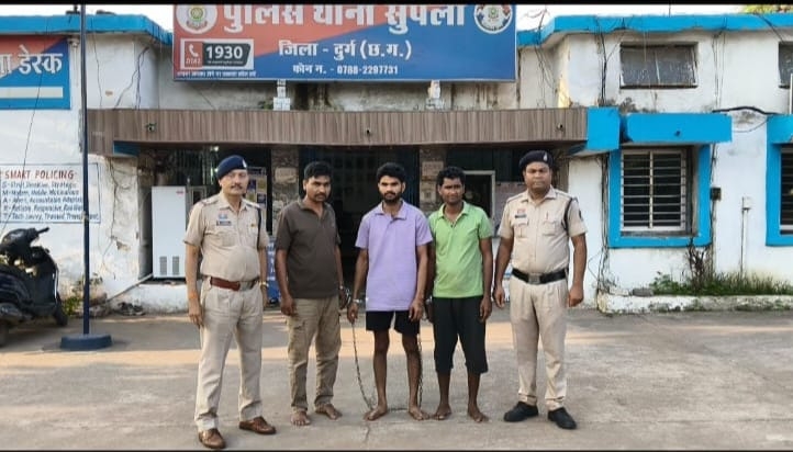 पशु क्रूरता के मामले में कार्रवाई : भैंस और उसके बच्चे को पिक-अप में बांधकर ले जा रहे थे तीन आरोपी, सुपेला पुलिस ने घेरकर पकड़ा, वाहन समेत मवेशी बरामद, भेजे गए न्यायिक अभिरक्षा में.