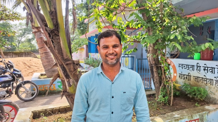 खाद-बीज जुटाने की चिंता के बीच किसान देवेंद्र को मिला सरकारी योजना का सहारा, हर साल 6 हजार रुपये से खेती के खर्चों को संभालने में मिल रही मदद! पीएम-किसान सम्मान निधि की नियमित किस्तों ने कृषि जरूरतों के प्रबंधन को बनाया आसान, खेती-किसानी में बढ़ा आर्थिक भरोसा