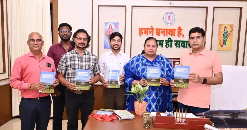 जलवायु परिवर्तन और पर्यावरण असंतुलन की चुनौतियों के बीच आई नई शोध पुस्तक, सतत विकास की राह दिखाएगा राजिम के प्राध्यापकों का यह ग्रंथ; मंत्री टंक राम वर्मा ने बताया पर्यावरण संरक्षण और उच्च शिक्षा के लिए महत्वपूर्ण पहल