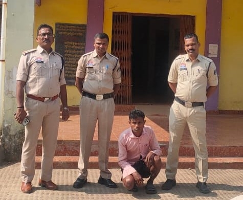 घर से लापता हुई नाबालिग, ओडिशा के गांव तक पहुंची पुलिस की तलाश! ‘अभियान संवेदना’ में बालिका को सुरक्षित परिजनों तक पहुंचाया, आरोपी गिरफ्तार; घटना में इस्तेमाल पल्सर मोटरसाइकिल भी जब्त
