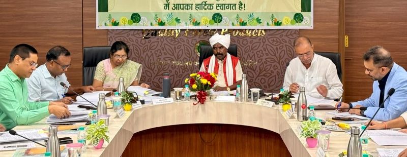 वन समितियों के कर्मचारियों के लिए बड़ा फैसला! समिति प्रबंधकों और फड़मुंशियों को मिलेगा ₹2-2 लाख का सामाजिक सुरक्षा कवच, सेवानिवृत्ति पर भी राहत