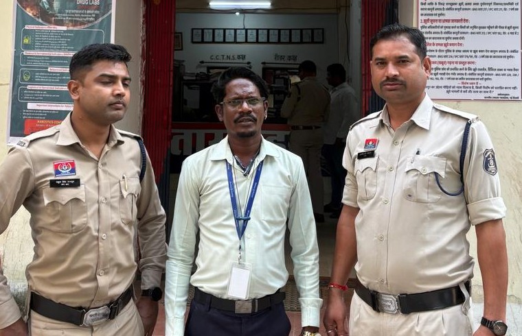 2004 में जारी हुआ था स्थायी वारंट, फिर इतने साल तक पुलिस की पकड़ से बाहर कैसे रहा आरोपी? आखिरकार मुखबिर की सूचना पर तारबाहर पुलिस ने घेराबंदी कर दबोचा!