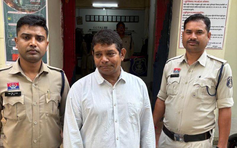 बैंक को अंधेरे में रखकर बेची गई दुकान, फिर सामने आया धोखाधड़ी का मामला! वृंदावन कॉम्प्लेक्स की संपत्ति विवाद में तारबाहर पुलिस का एक्शन, आरोपी न्यायालय में पेश