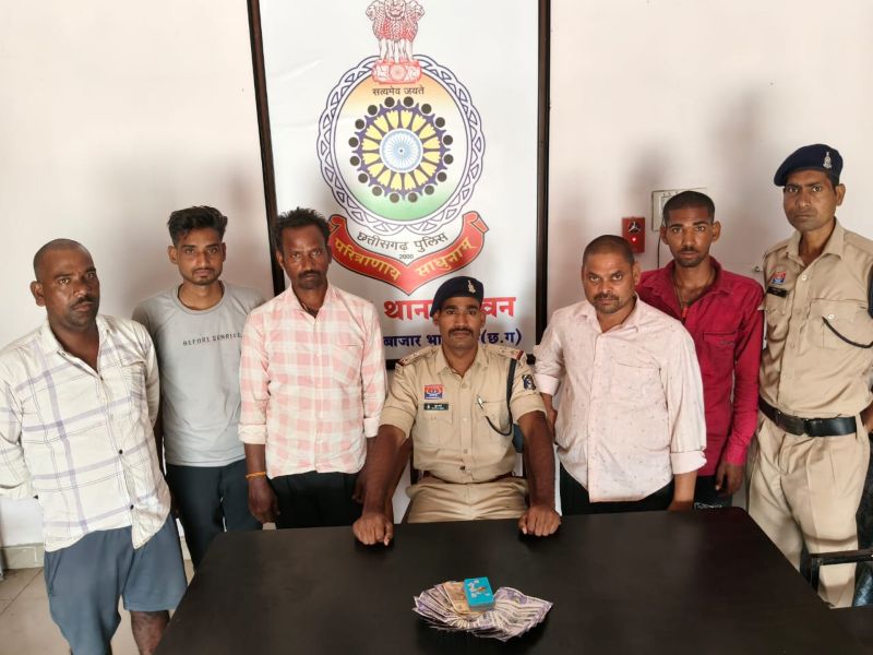52 पत्तों के खेल में फंसे 5 लोग, पुलिस ने मौके पर ही घेराबंदी कर दबोचा! ग्राम गिंदोला में जुए के अड्डे पर छापा, नकदी जब्त—अब आरोपियों पर कानूनी कार्रवाई