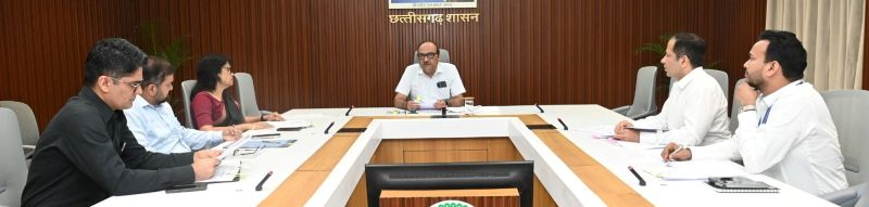 छत्तीसगढ़ में अत्यावश्यक सेवा कानून को लेकर बड़ा कदम! क्या अब नियम होंगे और सख्त? मुख्य सचिव की बैठक में 2026 के संशोधन विधेयक पर मंथन, प्रशासनिक गलियारों में हलचल तेज!