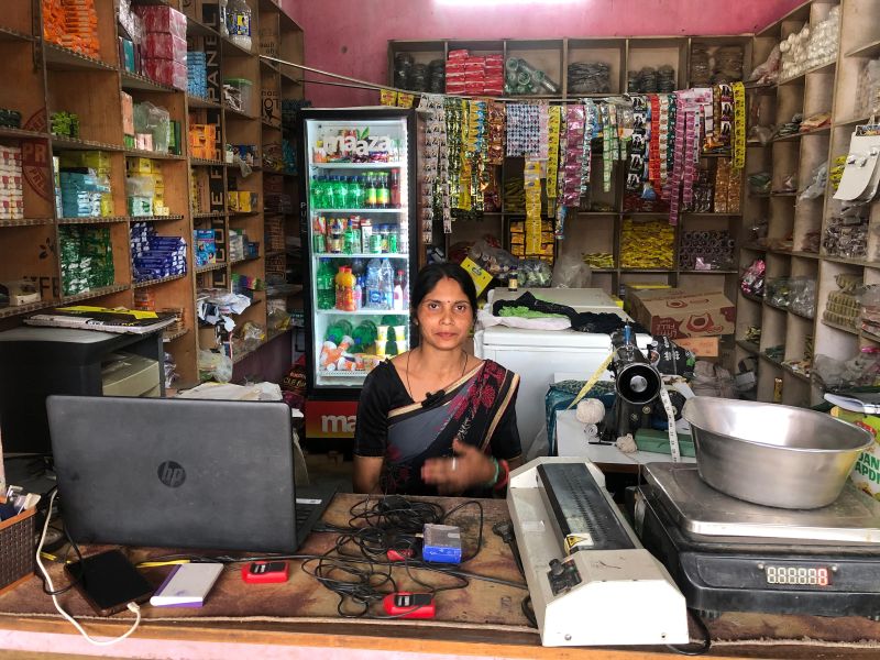 किराना दुकान से बैंक सखी तक का सफर, बिहान योजना ने खोले तरक्की के रास्ते! संज्योति चौहान की कहानी बताएगी कैसे स्व सहायता समूह बना आत्मनिर्भरता का सहारा