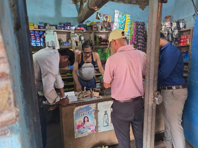 पत्थलगांव में एक साथ छह मेडिकल स्टोर्स की जांच, स्वास्थ्य केंद्र के दवा भंडार में भी मिली व्यवस्था सुधारने की जरूरत! जानिए निरीक्षण में क्या-क्या दिए गए निर्देश
