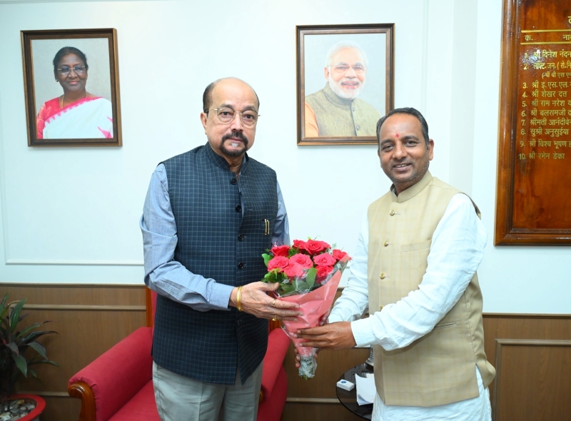 रेड क्रॉस की सेवाओं को लेकर राज्यपाल रमेन डेका सख्त, छत्तीसगढ़ के बाकी जिलों में भी समीक्षा बैठक कराने के निर्देश; अध्यक्ष तोमन साहू ने सौंपी 13 जिलों की रिपोर्ट, अब सेवा विस्तार पर जोर