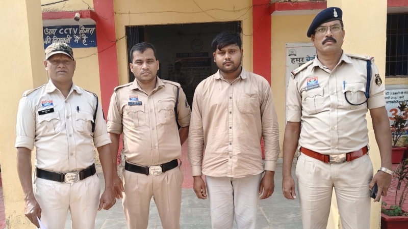 पहले चुपके से बनाए अश्लील फोटो-वीडियो, फिर वायरल करने की धमकी देकर वसूले पैसे! पामगढ़ पुलिस ने 24 घंटे में आरोपी को दबोचा