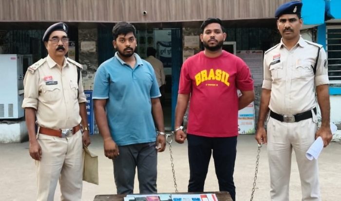 बैंक खाते खरीदने-बेचने का ऐसा खेल कि हर महीने मिलते थे ₹25 हजार? ऑनलाइन सट्टा पैनल से जुड़ा मामला आया सामने, 4 मोबाइल और 3 ATM कार्ड जब्त