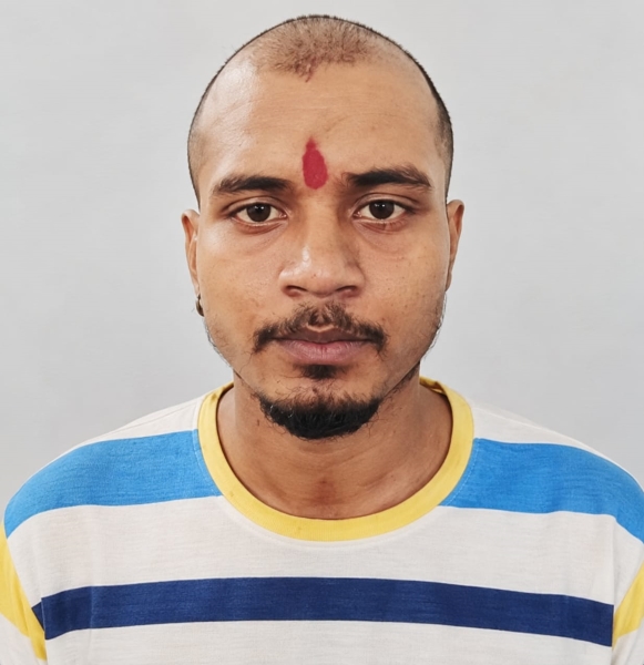 हत्या के मामले का फरार आरोपी आखिर कहां छिपा है? पुलिस ने घोषित किया ₹10 हजार का इनाम, सूचना देने वाले की पहचान रहेगी पूरी तरह गोपनीय