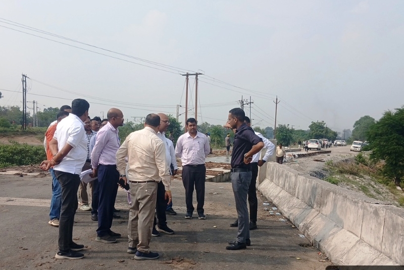 दिसंबर 2026 तक पूरा करना होगा इंडस्ट्रियल कॉरिडोर का पुल! PWD सचिव मुकेश बंसल ने निरीक्षण में दिए अहम निर्देश, सड़क सुरक्षा पर भी जोर