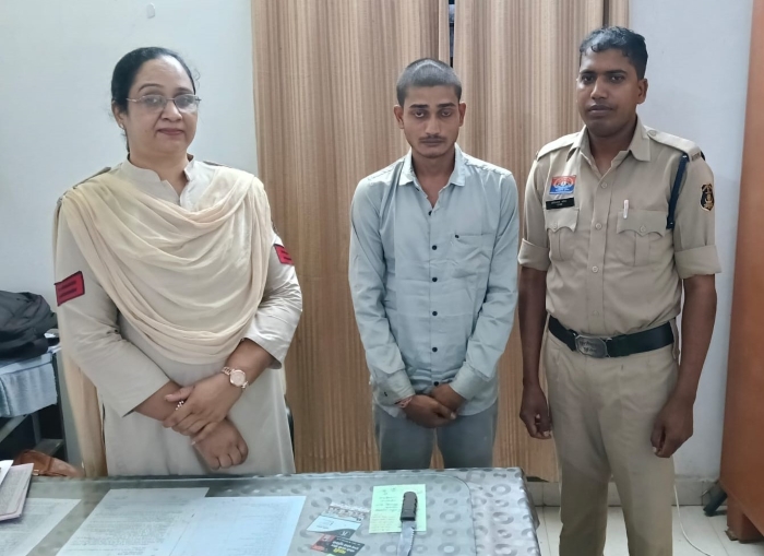 सब्जी मार्केट के पास हाथ में चाकू लेकर क्यों मचा रहा था दहशत? लोगों को डराने-धमकाने की सूचना पर पहुंची पुलिस, 23 वर्षीय युवक गिरफ्तार!