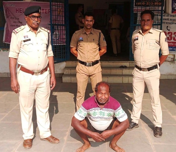 घर में खून के निशान, पत्नी की मौत और पति की चुप्पी ने गहराया शक! फॉरेंसिक जांच के बाद पुसौर पुलिस ने सुलझाया हत्याकांड, आरोपी पति जेल भेजा गया