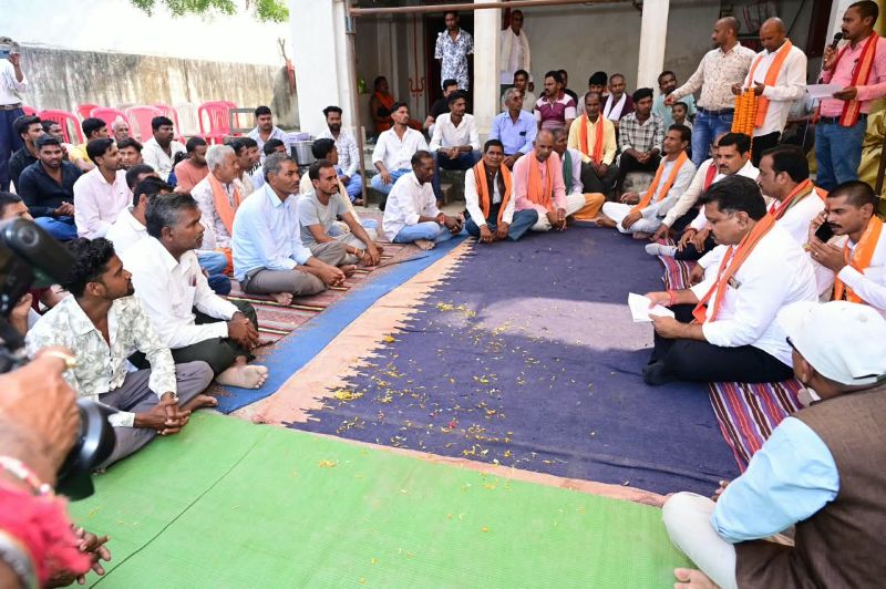 गांव के विकास कार्यों पर हर महीने होगी निगरानी! उपमुख्यमंत्री विजय शर्मा ने लोहझरी में किया सीधा संवाद, गुणवत्ता और समयसीमा पर दिया जोर
