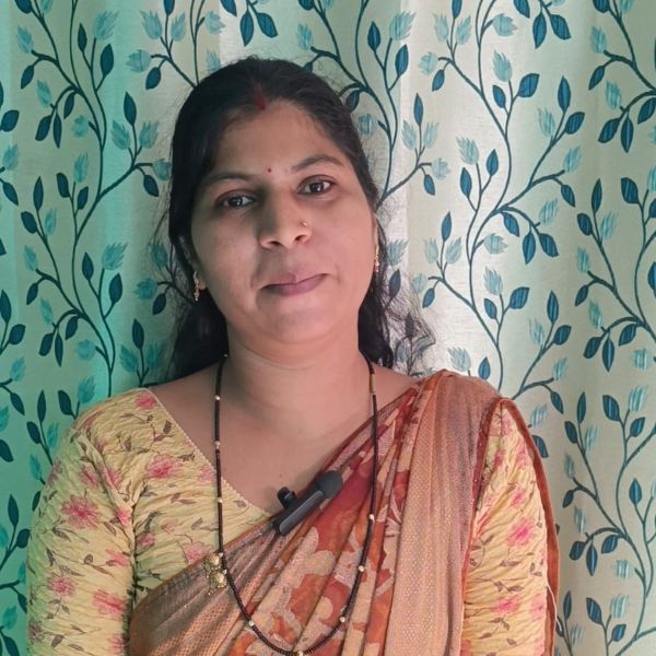 गांव की महिलाओं के लिए बनीं आत्मनिर्भरता की मिसाल, दुर्ग की सोनिया साहू बैंक सखी बनकर ग्रामीणों तक पहुंचा रहीं डिजिटल बैंकिंग सेवाएं