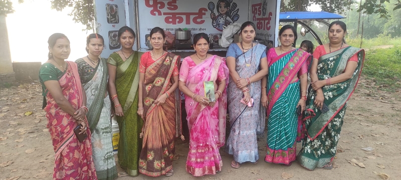 अडबंधा तालाब में जुटीं महिलाएं और पक्षी मित्र, पक्षियों की अनदेखी दुनिया से हुआ रूबरू! ‘प्रोजेक्ट चहचहाट’ की बर्ड वॉक ने जगाई जैव विविधता संरक्षण की अलख, फूड कार्ट से आजीविका को भी मिला बढ़ावा