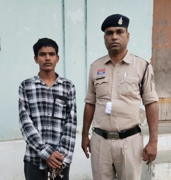 सर्किट हाउस के पीछे गांजा बेचने ग्राहक तलाश रहा था युवक! मोहन नगर पुलिस की घेराबंदी में फंसा आरोपी, 1.193 किलो गांजा जब्त