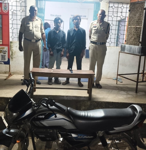 नवरात्रि के दौरान बिल्हा पुलिस की सरप्राइज चेकिंग में बड़ा खुलासा! डोडकीभाठा मोड़ पर चाकू लहराते मिले दो युवक, 2 स्टील चाकू और बाइक जब्त कर दोनों को भेजा न्यायिक रिमांड पर