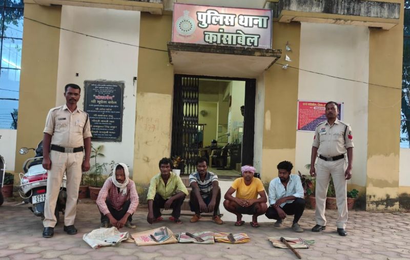 ‘ऑपरेशन शंखनाद’ से कांसाबेल में मचा हड़कंप! गौवंश वध के मामले में पुलिस की ताबड़तोड़ कार्रवाई, 50 किलो मांस समेत कई साक्ष्य जब्त; 5 आरोपी गिरफ्तार, न्यायिक रिमांड पर भेजे गए