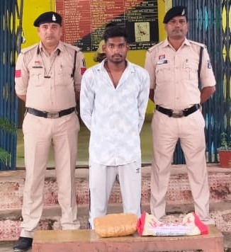 मुखबिर की सूचना पर घेराबंदी, झोले से मिला गांजा! बिर्रा पुलिस ने 50 हजार रुपये का 1.24 किलो मादक पदार्थ किया जब्त, आरोपी न्यायिक रिमांड पर भेजा गया।