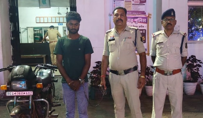 केलो डेम पर युवक और उसकी महिला मित्र से लूटपाट कर मचा दी थी दहशत, सिम कार्ड निकालकर ठिकाने बदल रहा था आरोपी; पुलिस ने ऐसे दबोचा, आईफोन और वारदात में इस्तेमाल बाइक भी जब्त