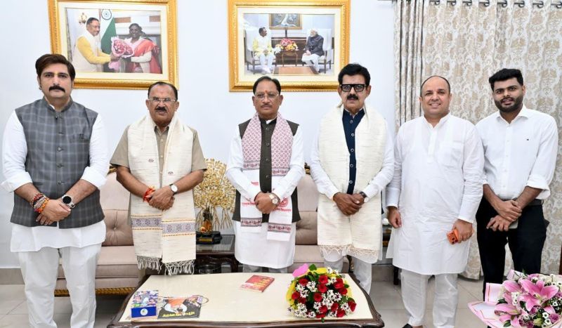 मुख्यमंत्री विष्णु देव साय से राजस्थान विधानसभा अध्यक्ष वासुदेव देवनानी की सौजन्य भेंट, मुख्यमंत्री निवास में हुआ आत्मीय स्वागत