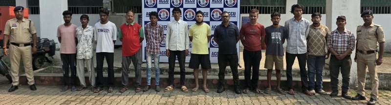 अपना बैंक खाता दूसरों को देना बना मुसीबत! साइबर ठगी की रकम के लेन-देन में इस्तेमाल हो रहे खातों पर दुर्ग पुलिस का बड़ा एक्शन, 13 आरोपी पकड़े गए; लाखों के संदिग्ध ट्रांजैक्शन उजागर।