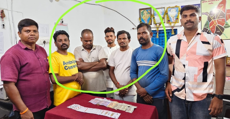 चल रहा था जुए का फड़, तभी पुलिस ने मारी दबिश! 5 जुआरी गिरफ्तार, ₹3,100 नकद और 52 पत्ती ताश जब्त।