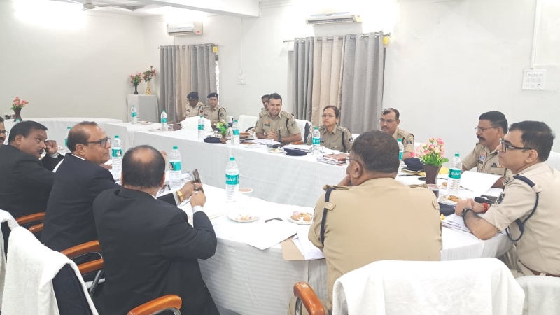 791 मामलों की समीक्षा में सामने आईं बड़ी खामियां! आरोपियों के दोषमुक्त होने की वजह तलाशने मैदान में उतरे IG दीपक कुमार झा, बलात्कार-पॉक्सो से लेकर NDPS तक विवेचना सुधारने के सख्त निर्देश