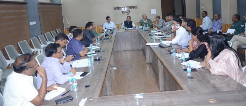 आसमान में दिखेगा भारतीय वायु सेना का दम! छत्तीसगढ़ राज्योत्सव 2026 में सारंग हेलीकॉप्टर एयर शो की तैयारी तेज, सेंध लेक पर सुरक्षा से पार्किंग तक हर इंतजाम की कलेक्टर ने की समीक्षा