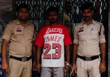डेढ़ साल पुरानी चाकूबाजी की वारदात में बड़ा अपडेट! हनुमान जयंती के प्रसाद वितरण के दौरान युवक पर हुआ था धारदार हथियार से हमला, सुपेला पुलिस ने फरार आरोपी को आखिरकार पकड़ा—अब न्यायिक रिमांड पर भेजा गया