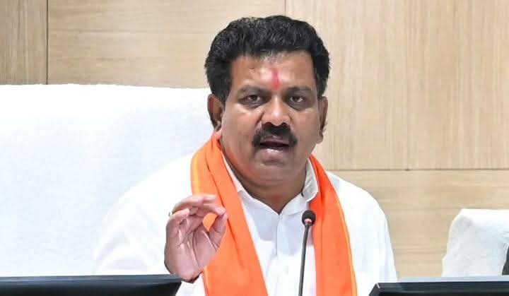 “अवैध घुसपैठ पर सख्त कार्रवाई होगी” — विजय शर्मा का बड़ा ऐलान! 15 नवंबर से 15 जनवरी तक पूरे छत्तीसगढ़ में सघन जांच, संदिग्धों का रिकॉर्ड रखने के लिए बनेगा विशेष सॉफ्टवेयर; फर्जी आधार, रोजगार और शरण देने वाले नेटवर्क की भी होगी जांच