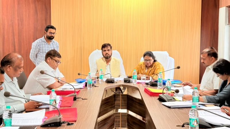 खादी बुनकरों की सिलाई दरों से लेकर कर्मचारियों के प्रोत्साहन तक, बोर्ड की बैठक में उठे अहम मुद्दे! ग्रामीण अर्थव्यवस्था मजबूत करने के लिए योजनाओं की प्रगति की समीक्षा।