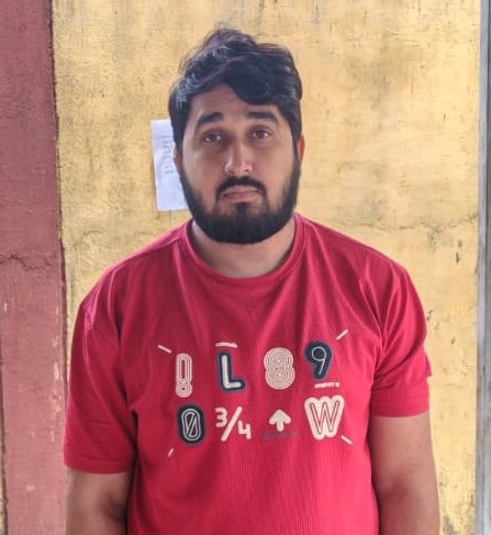 कभी परिचित बनकर तो कभी डराकर ऐंठे लाखों रुपये! नारायणपुर पुलिस की अंतरराज्यीय कार्रवाई में मध्यप्रदेश, यूपी और हरियाणा से जुड़े 6 आरोपी गिरफ्तार, तीन साइबर ठगी के मामलों का खुलासा