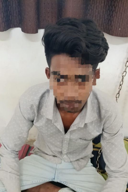 दोपहर 3 बजे सड़क किनारे खड़ी नाबालिग के पास पहुंची XL6 कार… फिर युवक ने जो किया उससे मची सनसनी; छेड़छाड़ और जबरन कार में बैठाने की कोशिश के बाद फरार आरोपी 37 दिन बाद पुलिस के हत्थे चढ़ा